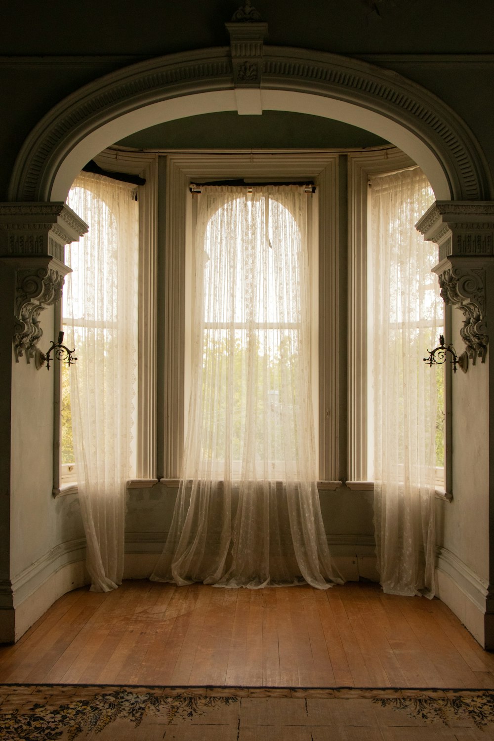Sala de estar com cortinas sob medida